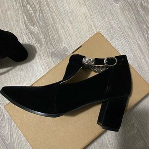 Heeled loafer (brand new)